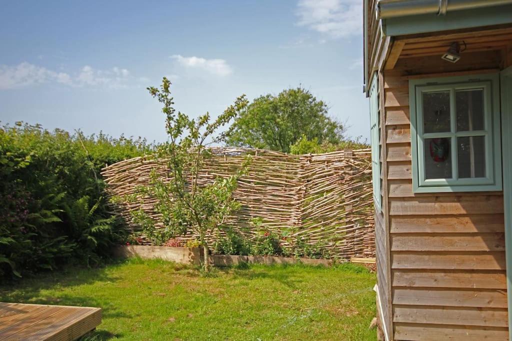 Вилла Tiny House On Isolated Farm By The Cornish Coast Буде Экстерьер фото
