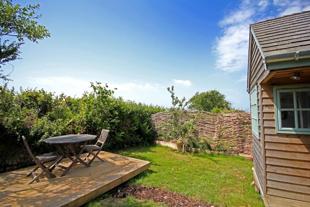 Вилла Tiny House On Isolated Farm By The Cornish Coast Буде Экстерьер фото